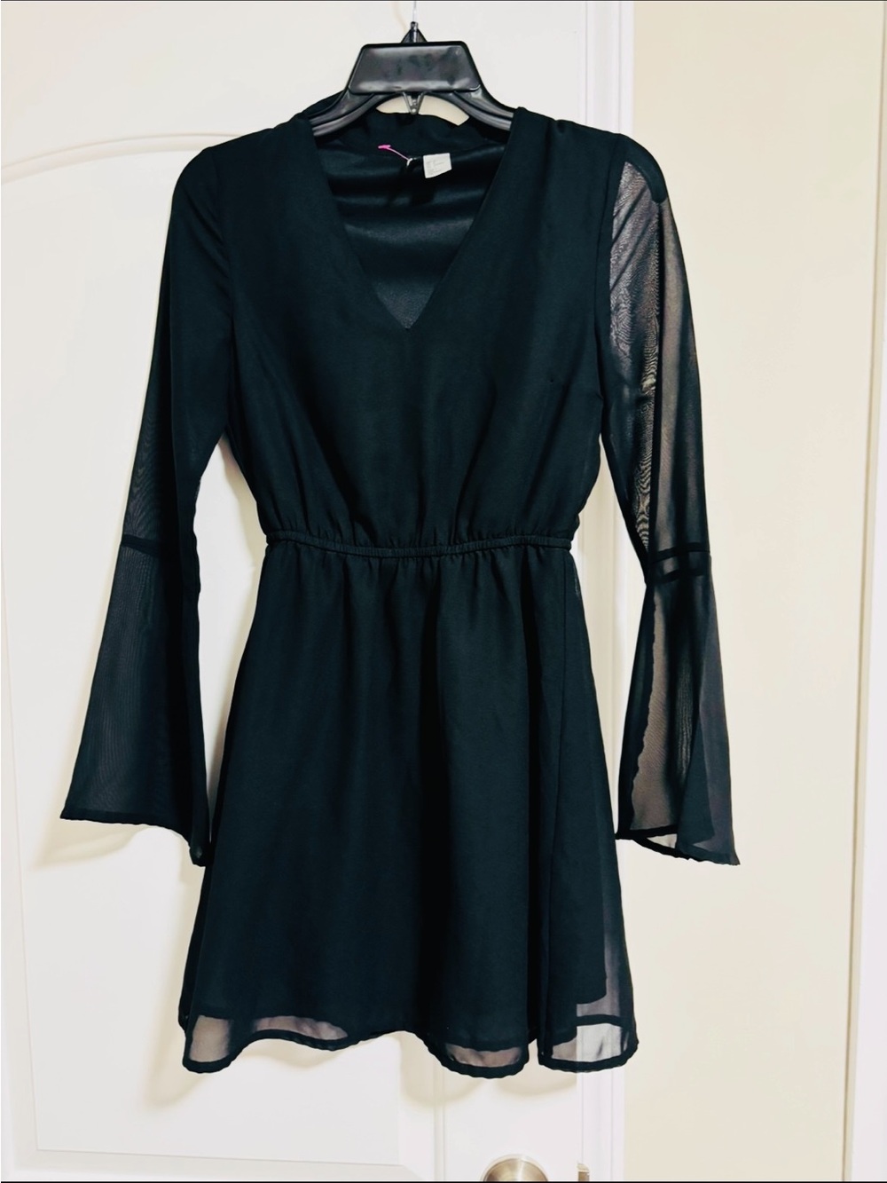 H&M, Black V-Neck Long Sleeve Mini Dress, Size 4